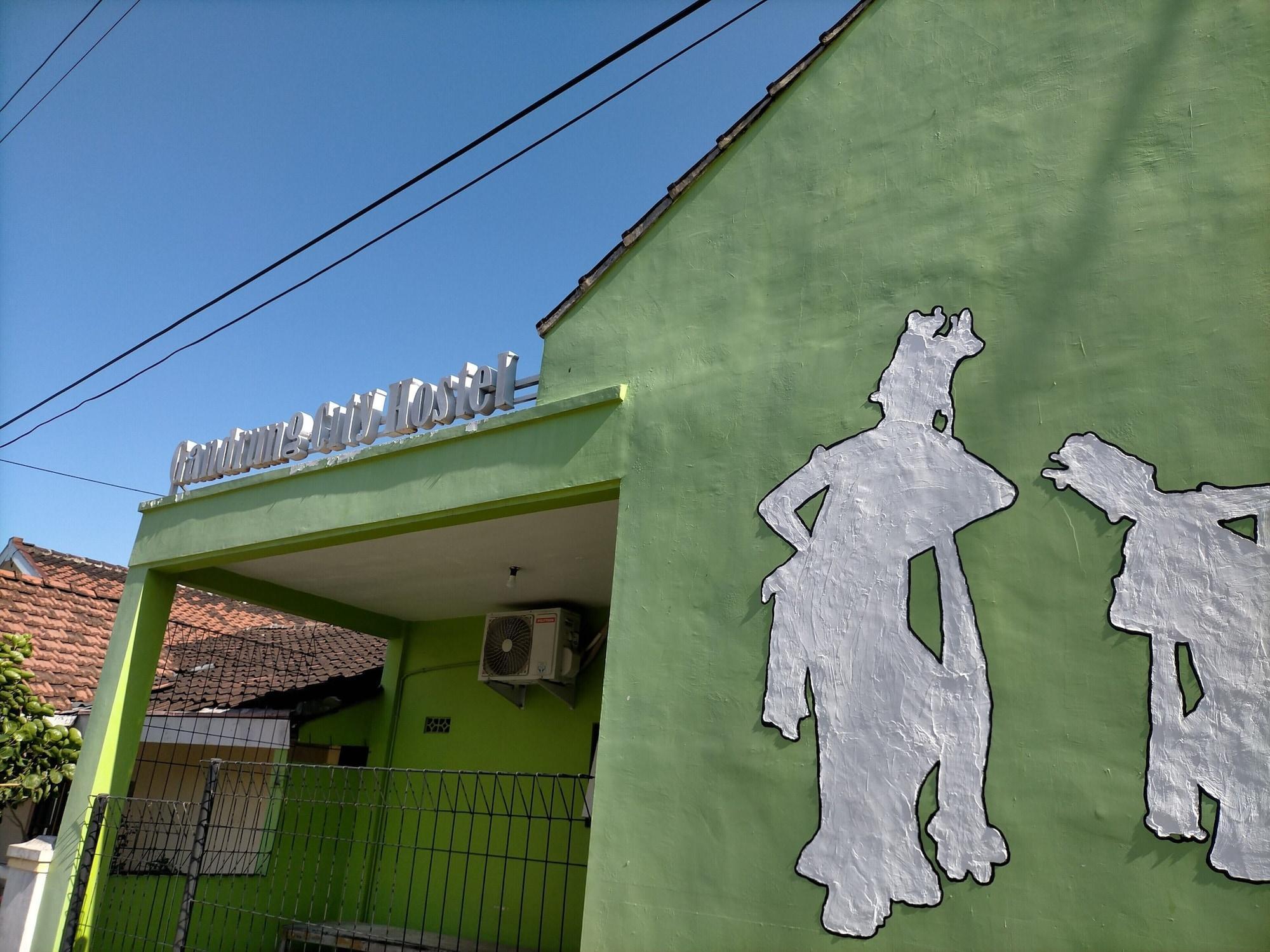 Gandrung City Hostel Баньюванги Экстерьер фото