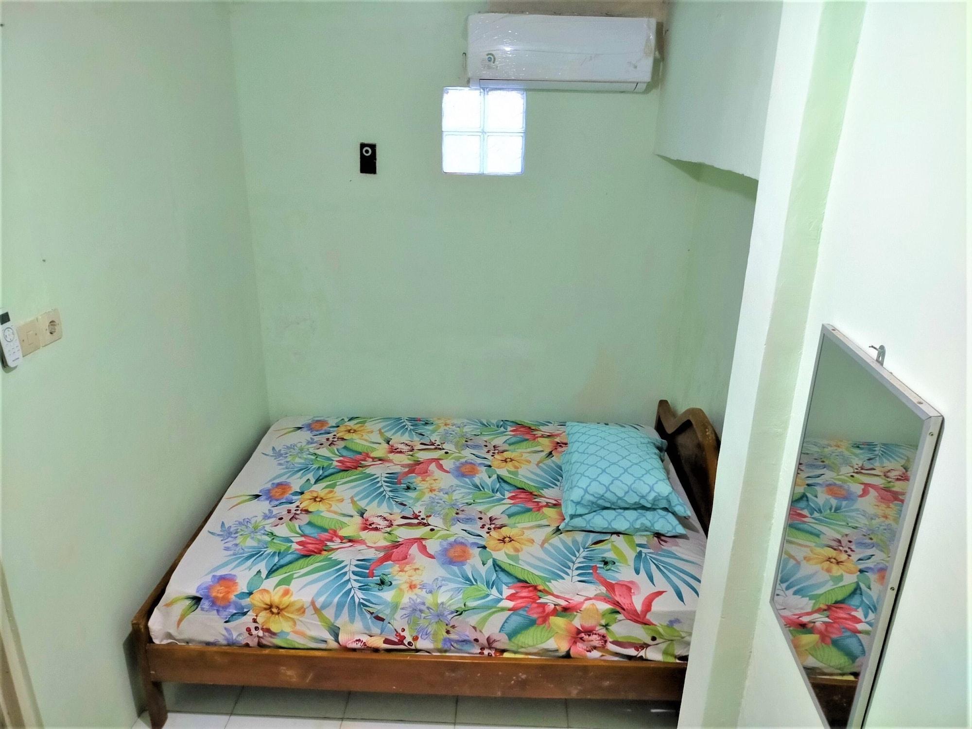 Gandrung City Hostel Баньюванги Экстерьер фото