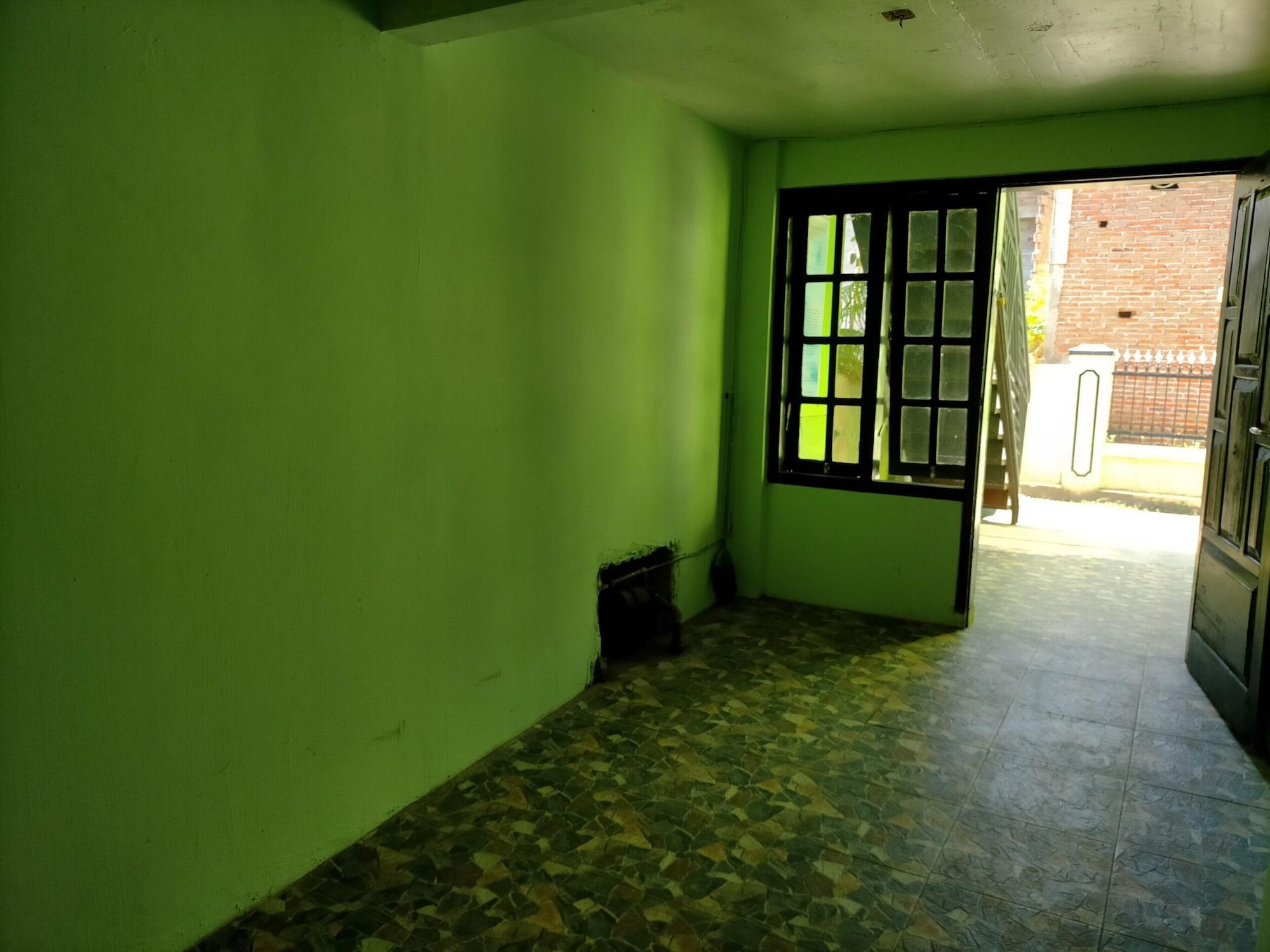Gandrung City Hostel Баньюванги Экстерьер фото
