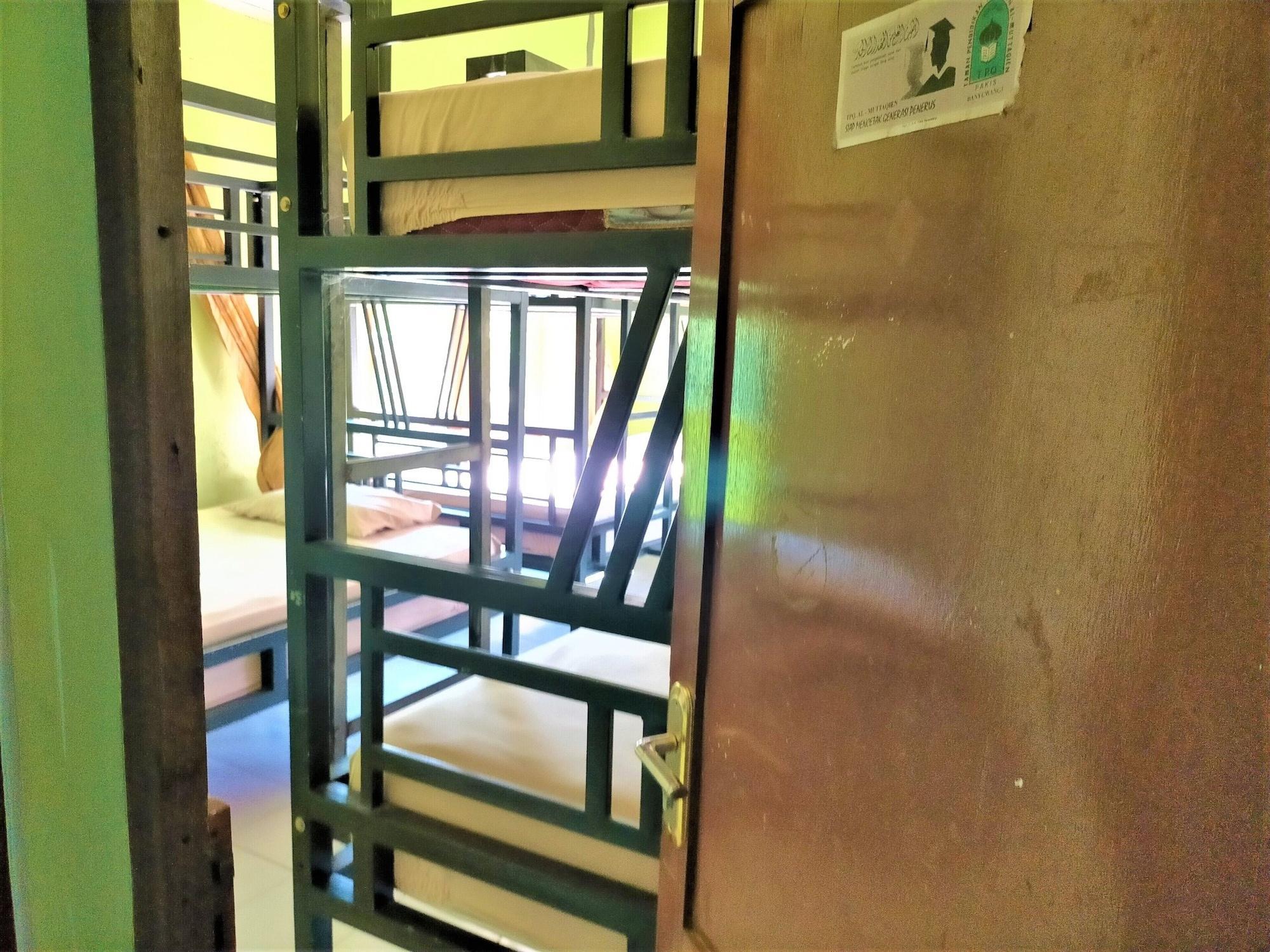 Gandrung City Hostel Баньюванги Экстерьер фото
